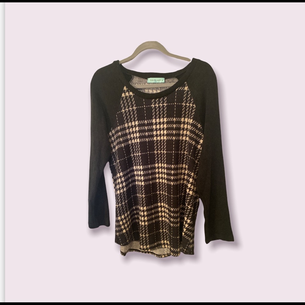 Crew neck sweater pull on by Chris & Carol size medium
